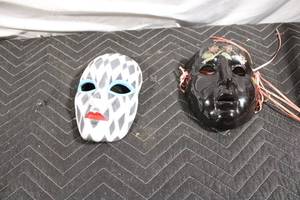 lot 125 image: Set of 2 Decorative Ceramic Masks