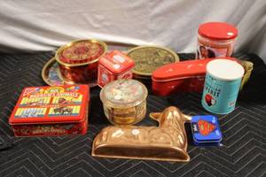 lot 129 image: Collection of Vintage Decorative Tins