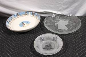 lot 150 image: Set of 3 Holiday Themed Decorative Plates