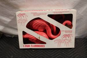 lot 160 image: Set of 2 Original Pink Flamingo Lawn Ornaments