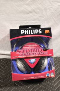 lot 190 image: Philips HP820 DJ HiFi Stereo Headphones - Large Neodymium Speakers