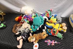 lot 204 image: Collection of Assorted Plush Toys and Stuffed Animals
