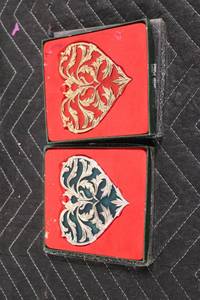 lot 217 image: Set of 2 Vintage Heart-Shaped Wall Plaques with Intricate Designs