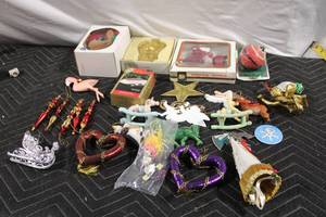 lot 237 image: Assorted Christmas Tree Ornaments Collection