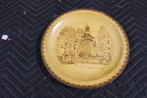 lot 269 image: Set of Vintage Wooden Plate with Church Carving and Electric Wall Clock