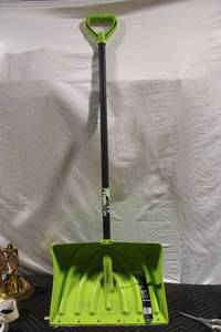 lot 276 image: Green Poly Snow Shovel with D-Grip Handle
