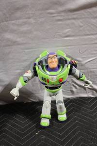 lot 369 image: Buzz Lightyear Action Figure Toy - 12 Inch