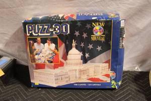 lot 373 image: PUZZ-3D The Capitol Puzzle Set