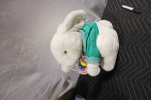 lot 399 image: Soft Plush White Bunny Rabbit with Easter Basket