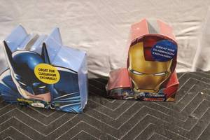 lot 410 image: Batman and Avengers Valentines Day Cards Set