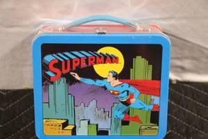 lot 411 image: Superman Metal Lunch Box with Retro Comic Design