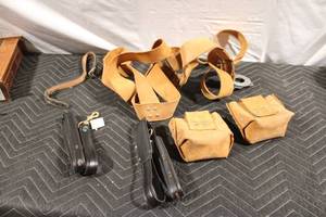 lot 428 image: Leather Tool Belt with Pouches and Leather Straps
