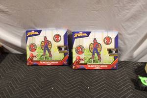 lot 460 image: Set of 2 Spider-Man Suncatcher Kits