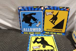 lot 463 image: Tech Deck Series 1 Real Metal Signs Set