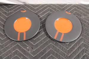 lot 471 image: Set of 2 Ceramic Plates with Unique Red Design