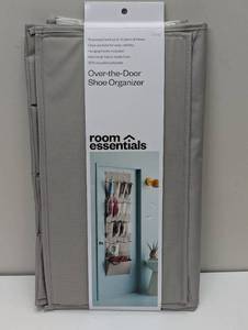 lot 109 image: 15 Pocket Over the Door Hanging Shoe Organizer Gray - Room Essentials