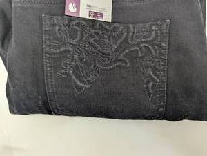 lot 117 image: Gloria Vanderbilt Amanda Womens Denim Five Pocket Slim Jeans-14