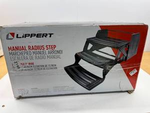 lot 6 image: Lippert Components 24 Radius Corner Manual Step - Triple, 7 Rise - 432687