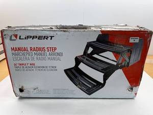 lot 20 image: Lippert Components 24 Radius Corner Manual Step - Triple, 7 Rise - 432687