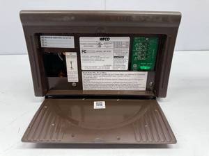 lot 29 image: WFCO WF-8725-AD Power Center Converter