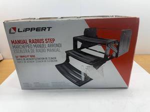 lot 40 image: Lippert 24 Triple 9 Radius Manual Step