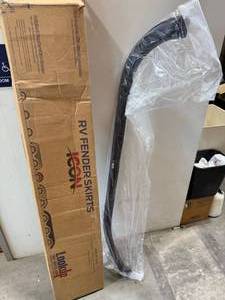 lot 81 image: FENDER SKIRT, TANDEM, FOREST    RIVER, FS2876, BLACK