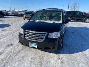 lot 22 image: 2008 Chrysler Town & Country
