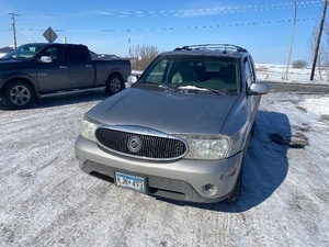 lot 17 image: 2004 Buick Rainier