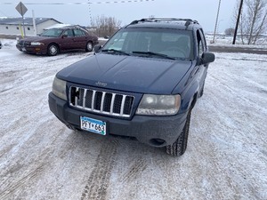 lot 26 image: 2004 Jeep Grand Cherokee