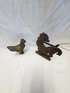 lot 3 image: Cast Iron Chicken Napkin Holder and Brass Chicken