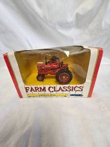 lot 15 image: ERTL Farmall M-TA