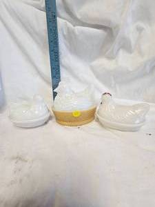 lot 24 image: Chichen Nest Dishes