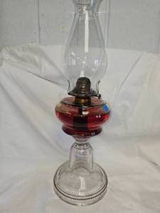 lot 30 image: Ealy Vintage Antique Glass Oil Lamp