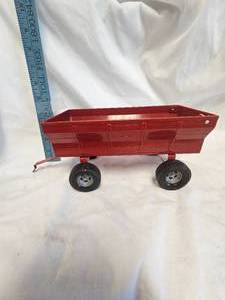 lot 31 image: ERTL CASE Grain Wagon