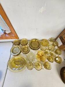 lot 64 image: Federal 1930s Depression DIshes, Set of 8