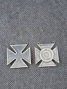lot 129 image: Real Deal Sterling Silver U.S. Army Sharp Shooter and Marksman Badges