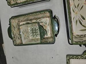 lot 20 image: Temptations Ovenware Complete, like New