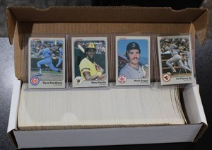 lot 68 image: 1983 Fleer Baseball Complete Set  Sandberg - Gwynn - Boggs Rookie Card
