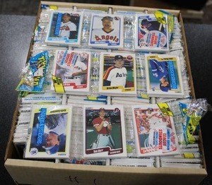 lot 81 image: 1990 Fleer Baseball Rak Pack Factory Sealed Unopened Pack Lot  55 Rak Packs