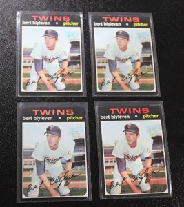 lot 133 image: 1971 Topps Bert Blyleven #26 Rookie Card Lot  4 Rookie Cards