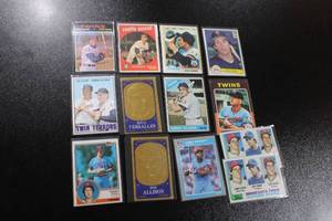 lot 140 image: Minnesota Twins Baseball Card Lot  13 Cards No Creases