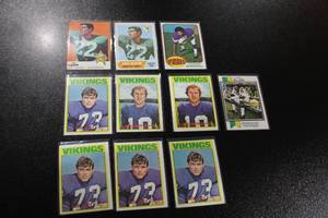 lot 141 image: Minnesota Vikings Football Card Lot  10 Cards No creases