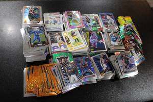 lot 148 image: Mixed Sports Fun Lot  Approx 450 Cards