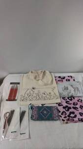 lot 57 image: Assorted Tote Bags, Paint Brushes and Hair Syling Tools