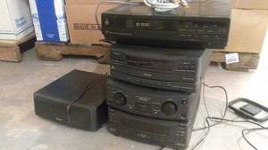 lot 122 image: Used Denon Hi-Fi Stereo System with Amplifier and Speaker