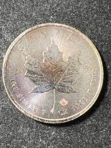 lot 19 image: 2016 CANADIAN MAPLE LEAF 1 TROY OZ .9999 FINE SILVER