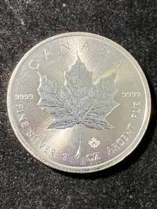 lot 35 image: 2022 CANADIAN MAPLE LEAF 1 TROY OZ .9999 FINE SILVER