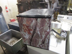 lot 21 image: Mini Fridge