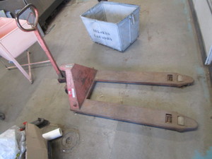 lot 27 image: Pallet Jack