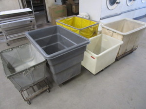 lot 29 image: Rolling Laundry Tubs
